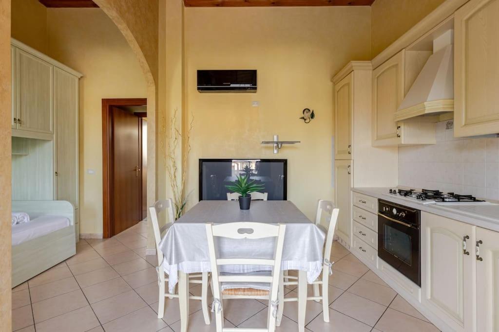Elegance Apartment Ancient Rovere Sirmione Exterior photo
